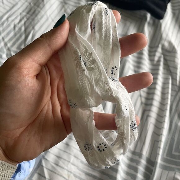 🌼3/$15🌼 Pair of stretchy headbands - Picture 5 of 7